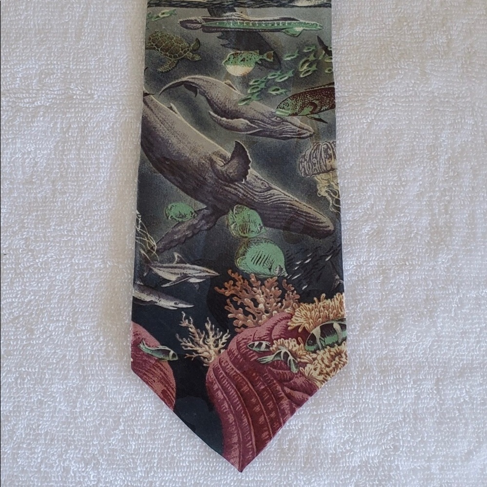 NWT Endangered Species 100% silk whale tie